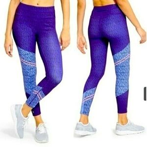 Athleta Purple Blue Asym Camo Print Sonar 7/8 Tight Leggings Size XSP Short